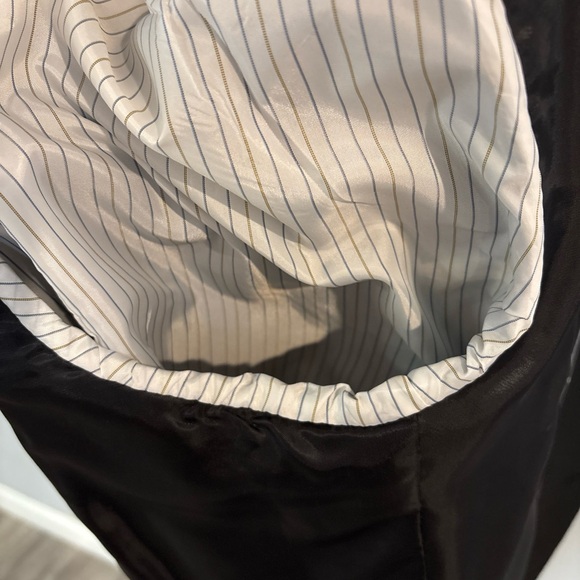 Andrew Mark New York Men’s Black 2 Piece Suit Size 48R Pants Size 42x32 - Picture 7 of 11